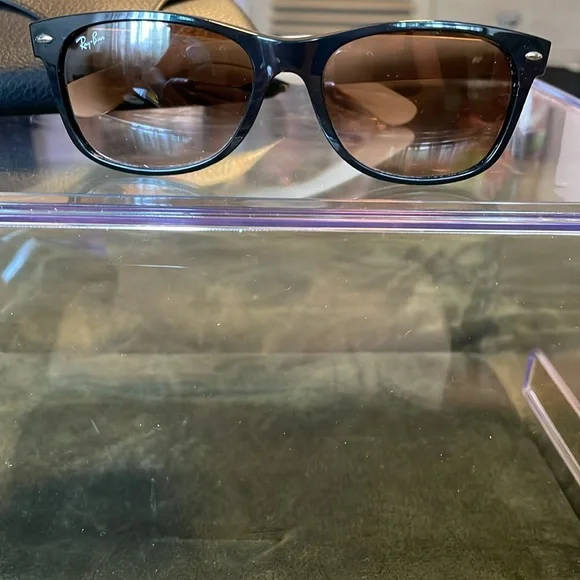RayBan customer women’s black and tan sunglasses with case RayBan customer women main image 3